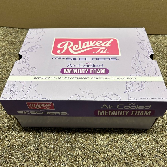 Skechers Relaxed Fit Booties - Picture 15 of 15